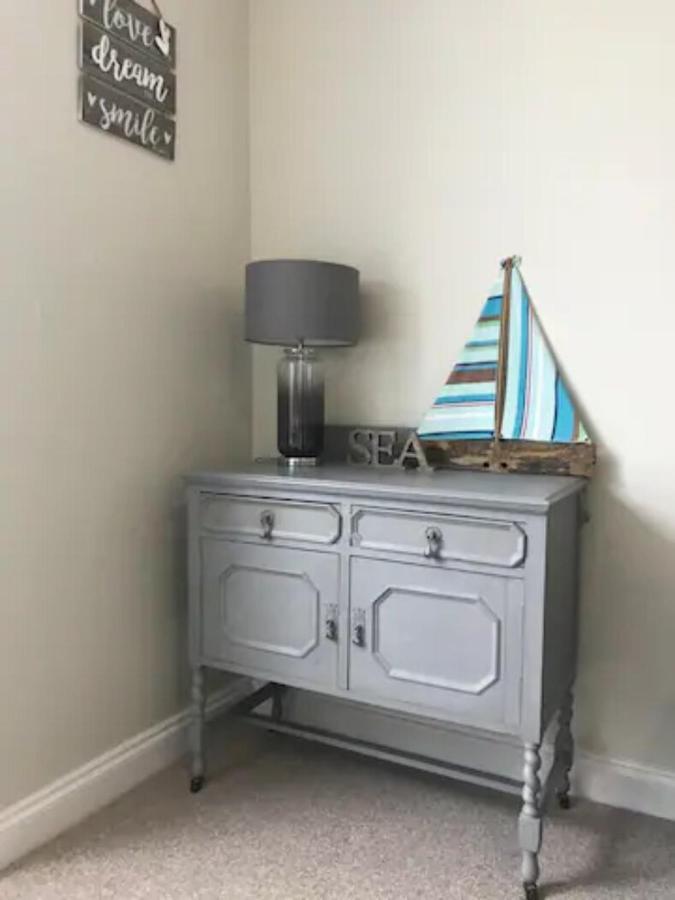 St Margaret'S Ground Floor And Lower Deck Apartment Ryde  Esterno foto