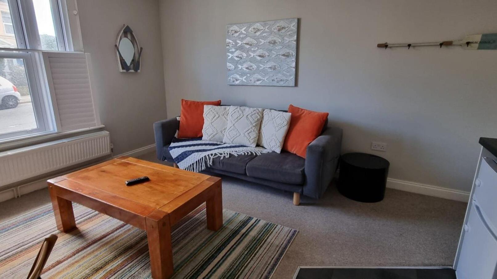St Margaret'S Ground Floor And Lower Deck Apartment Ryde  Esterno foto